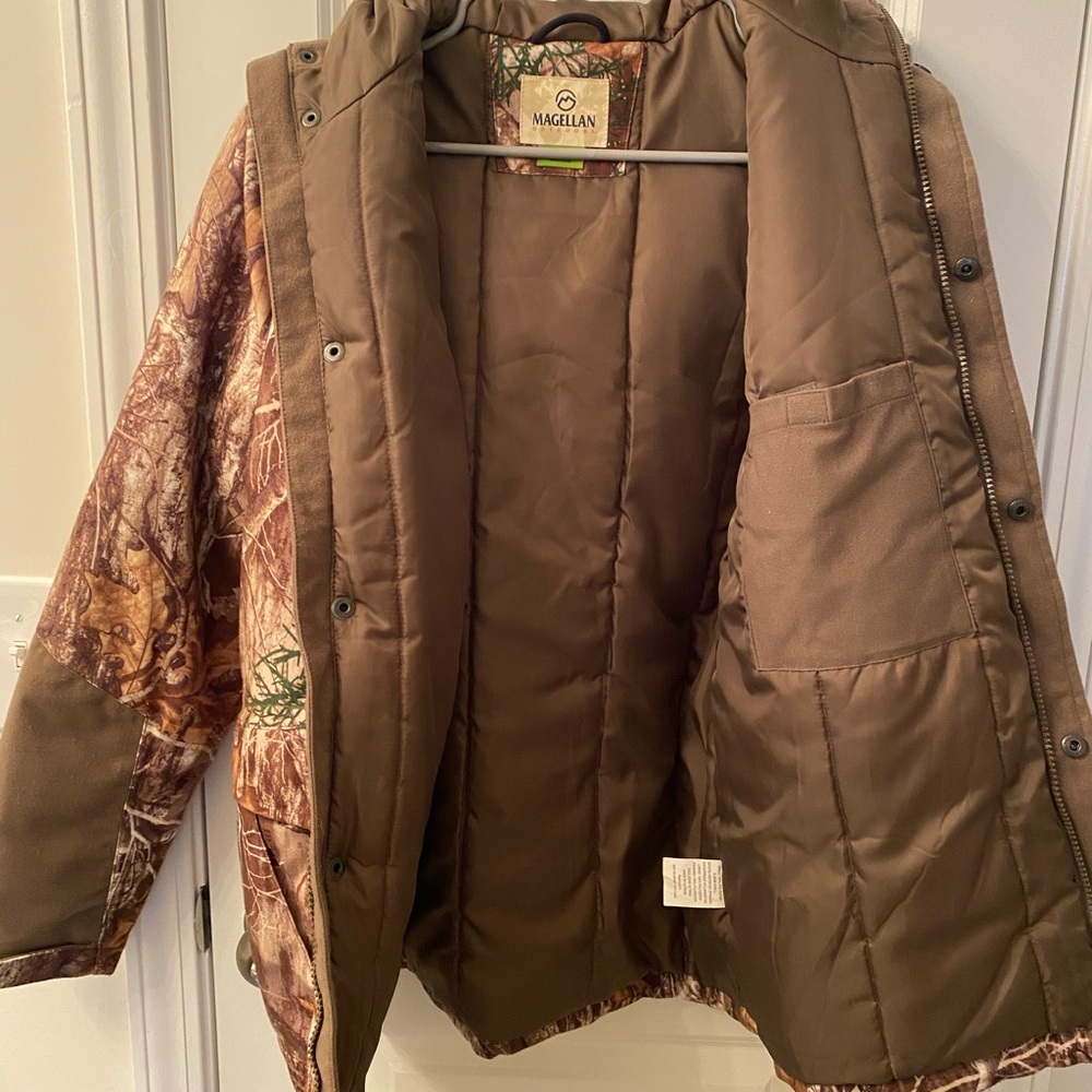 Magellan Outdoors Realtree XL YOUTH (women’s small) camo jacket